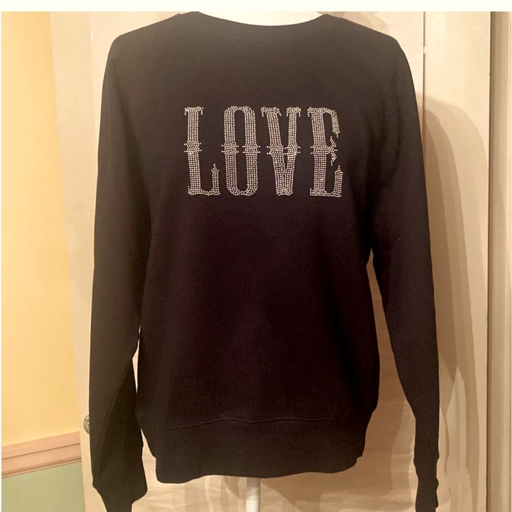 Raglan black sweatshirt with studded Love logo.